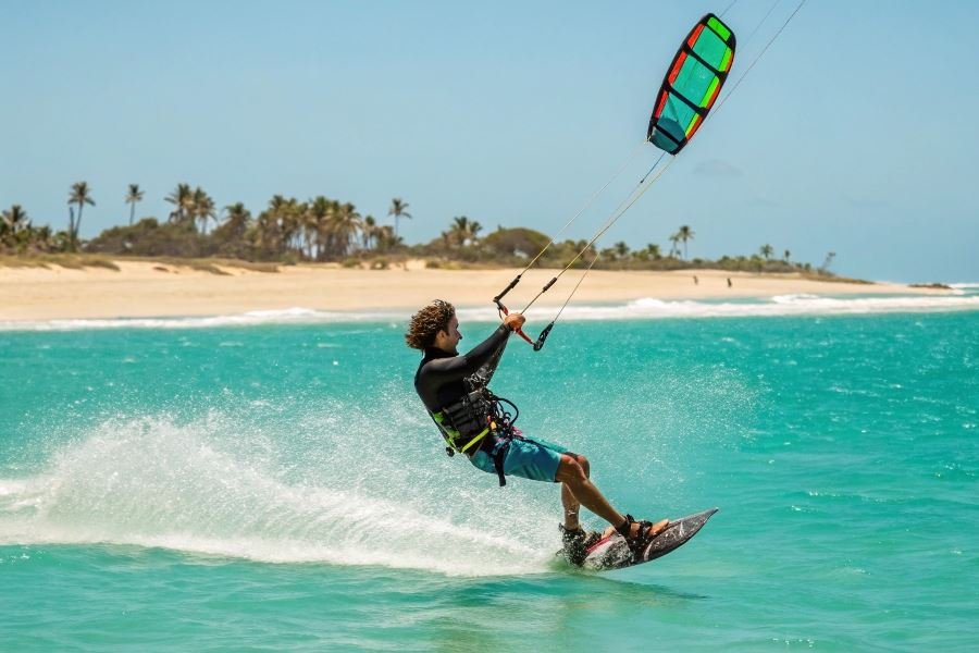 1067-kitesurfing-equipment-essentials