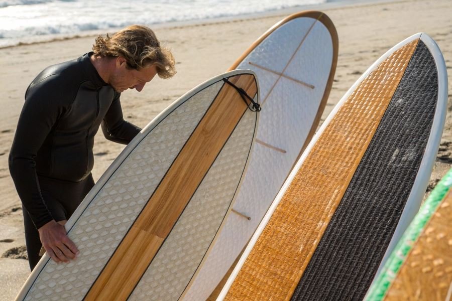 1079-surfboard-materials-evolution-wood-to-tech