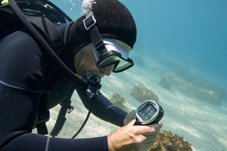 1159-choosing-freediving-computer-guide