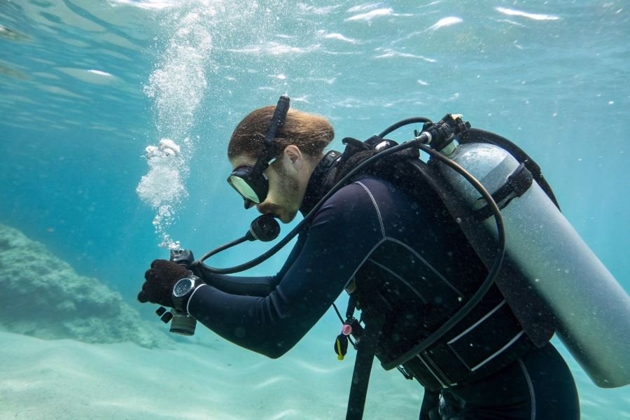 1162-buoyancy-compensators-safe-diving-guide