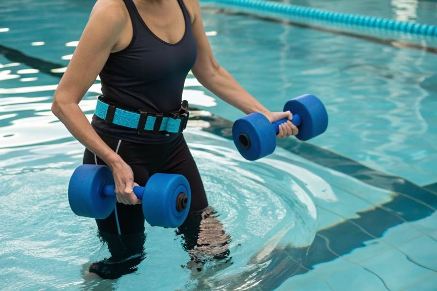 1301-aqua-weights-belts-transform-water-workouts