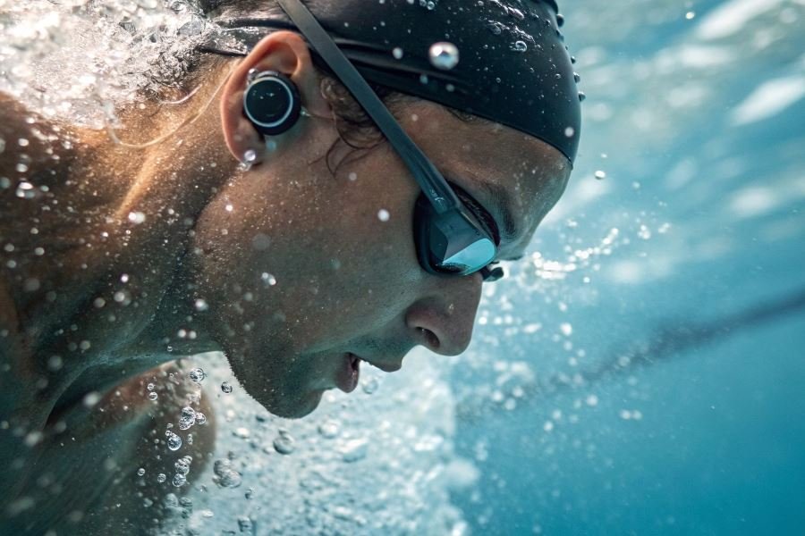 1323-ear-protection-swimming-pool-necessity