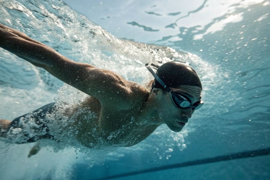 1413-swimming-goggles-revolution-pool