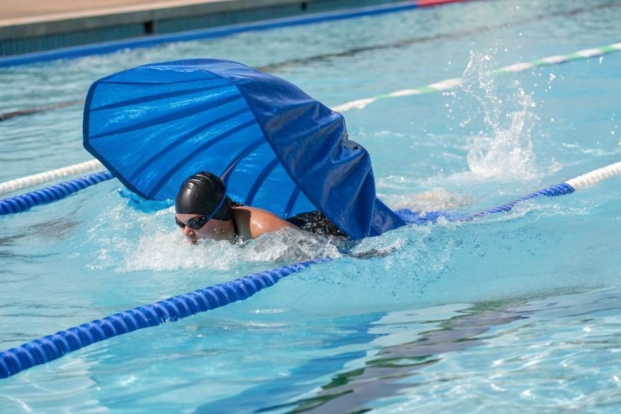 1422-swimming-parachute-effective-water-training