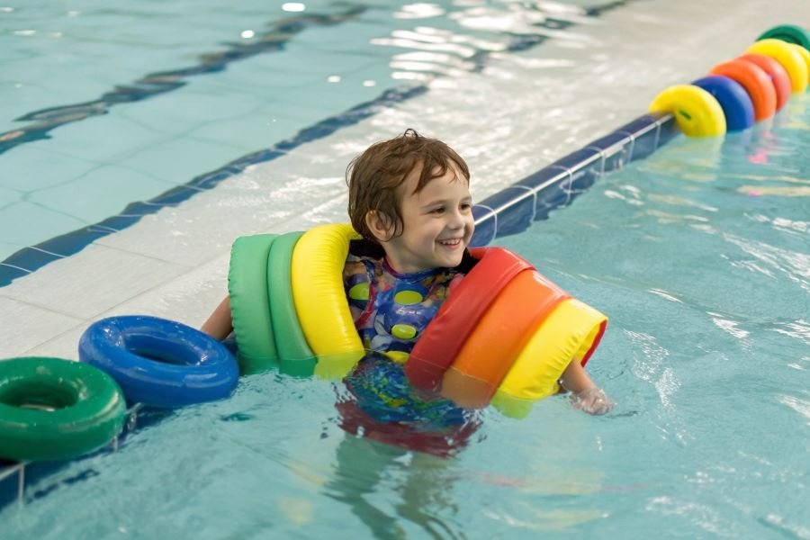 1444-safe-swimming-choosing-perfect-float-children