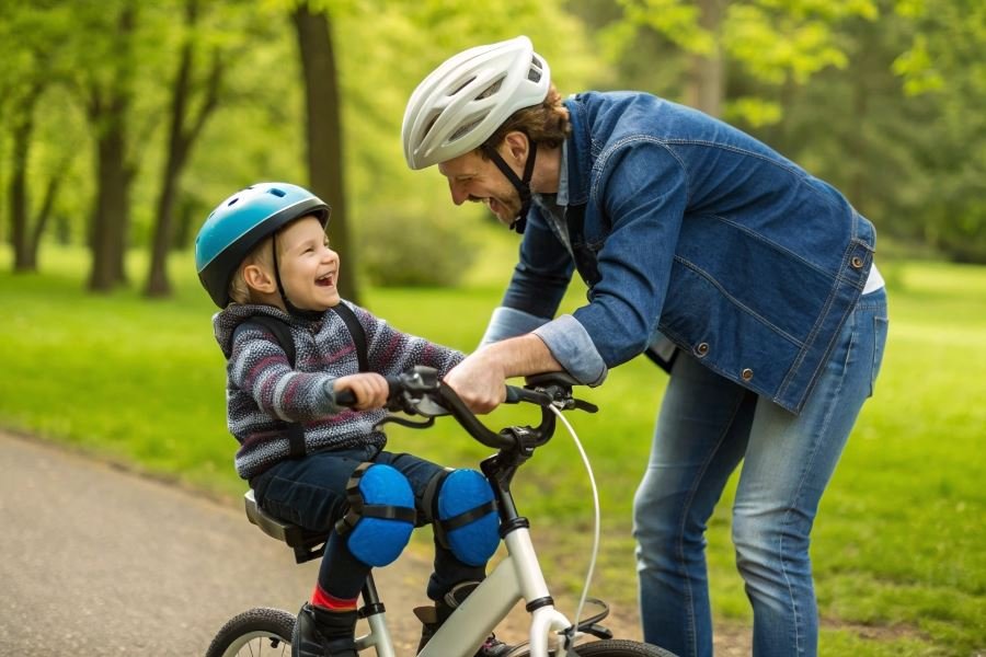1523-perfect-start-choosing-kids-growing-bicycle