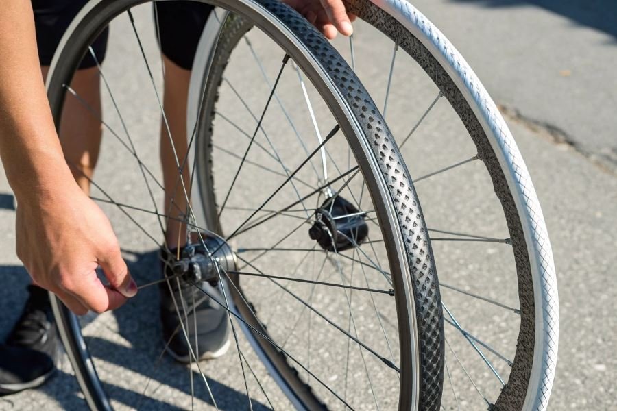 1632-aluminum-vs-carbon-bike-frames-comparison