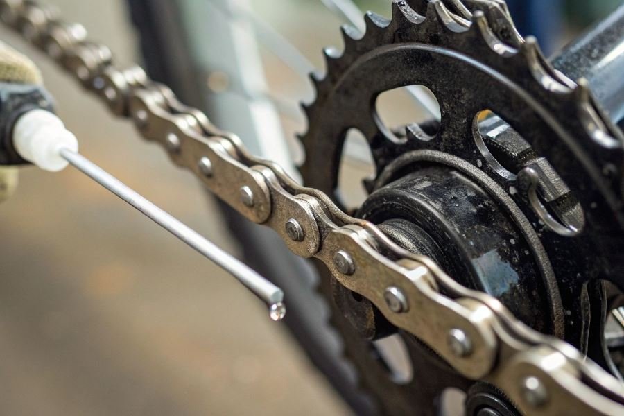 1702-bicycle-chain-longevity-secrets