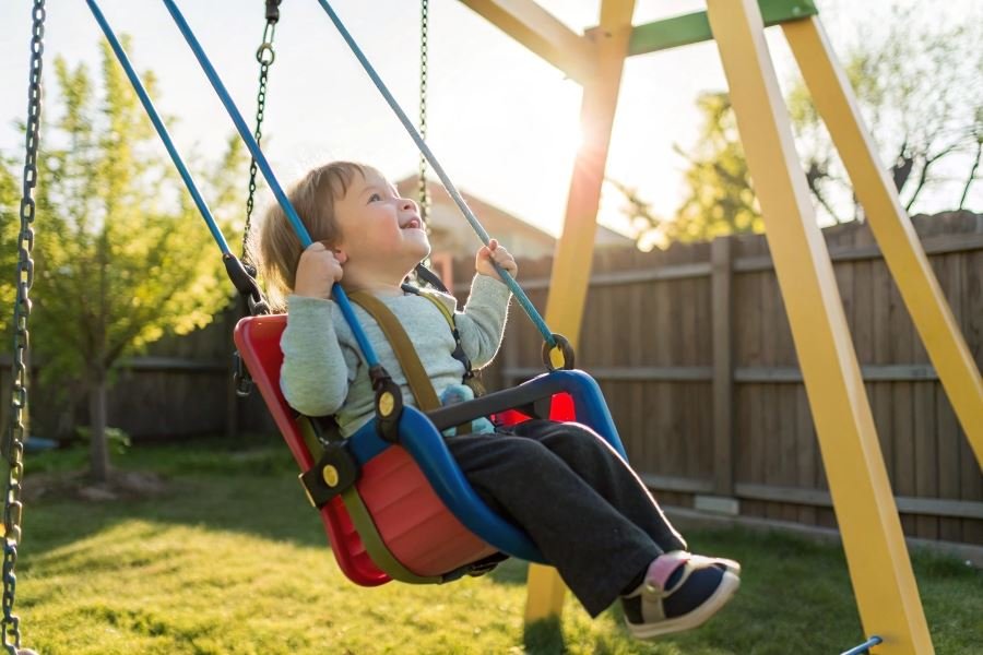 1881-choosing-safe-swings-for-children