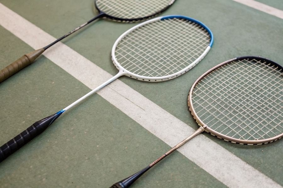 198-choosing-perfect-badminton-racket-price-quality