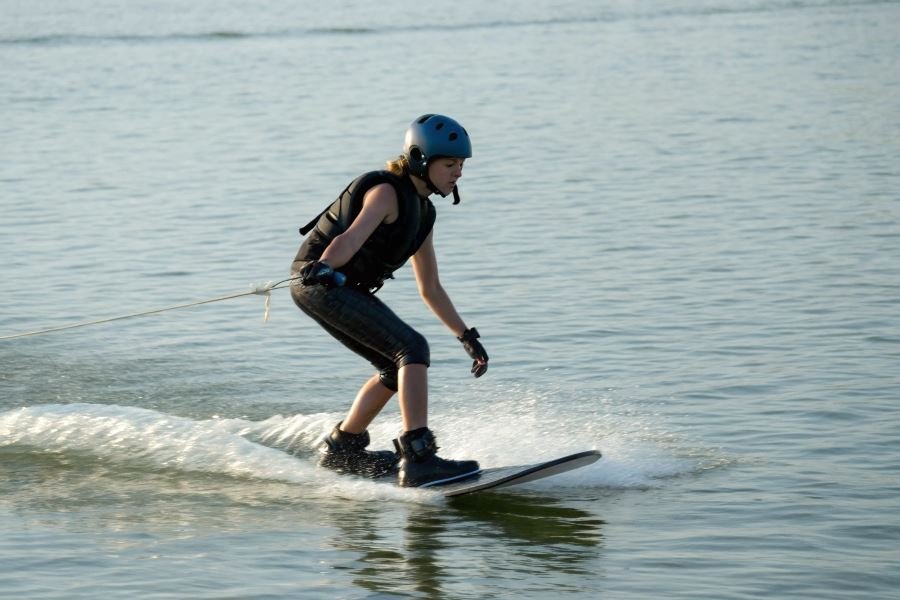 2048-flowboard-freedom-over-water