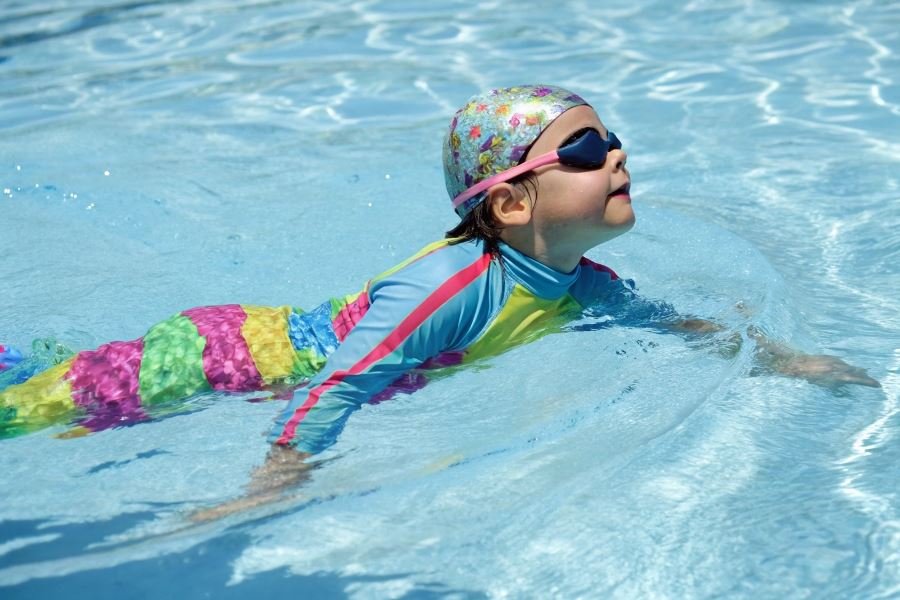 2068-youth-swimming-suits-comfort-safety-performance