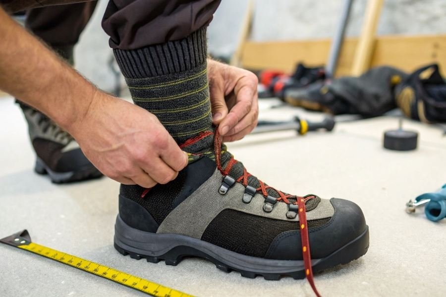 2181-choosing-right-mountaineering-boot-size