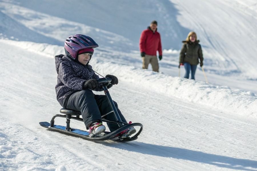 221-choosing-safe-snow-scooter-for-kids