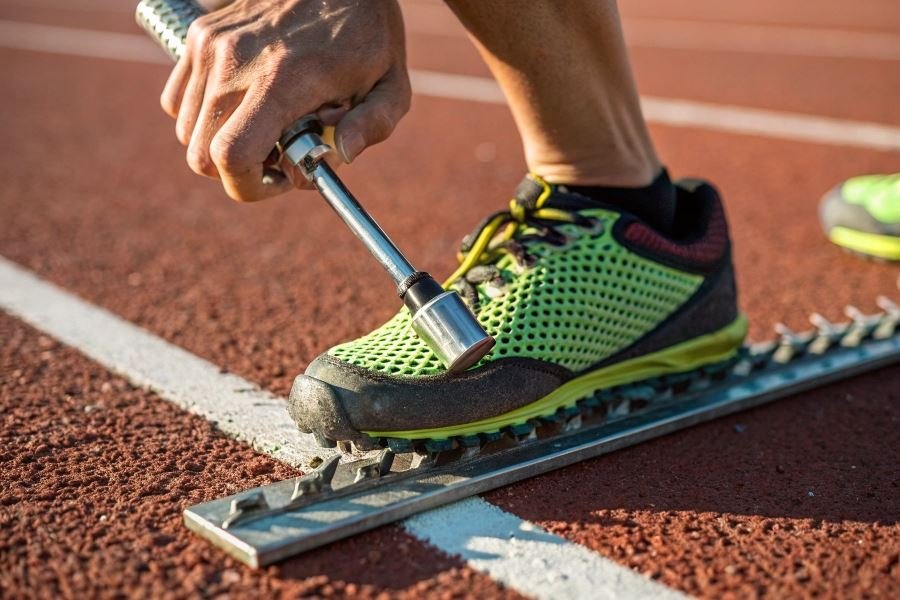 2226-choosing-perfect-track-spikes-for-victory