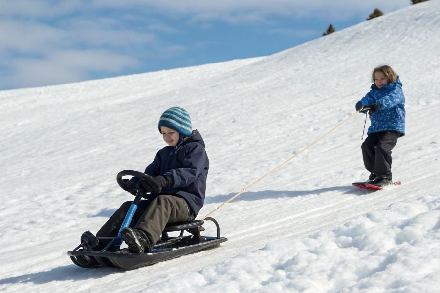 224-winter-sledding-choosing-perfect-snow-racer