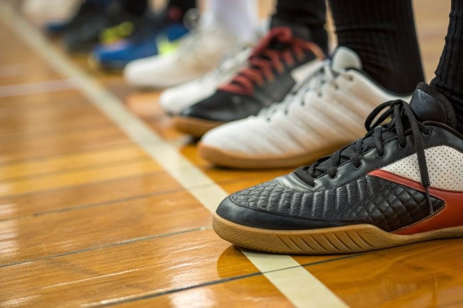 2297-futsal-shoes-for-parquet-courts