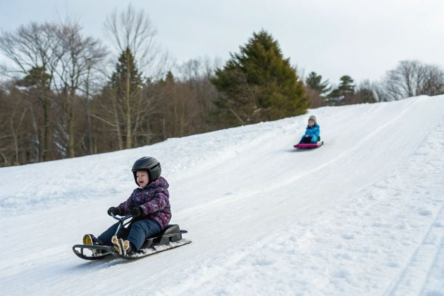 235-winter-snow-transport-for-kids