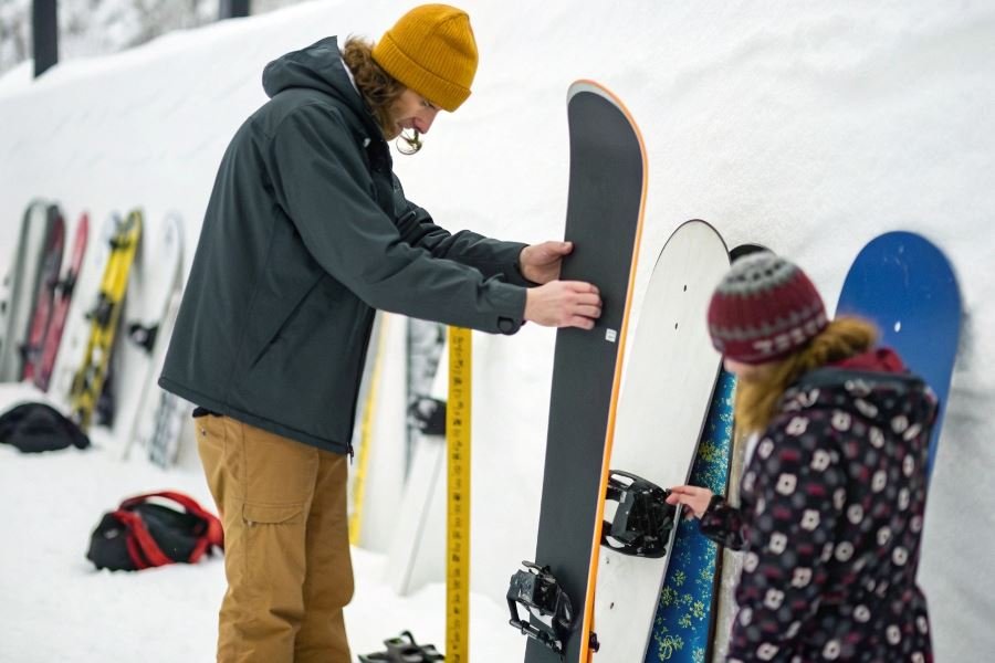 24-perfect-snowboard-size-selection-guide