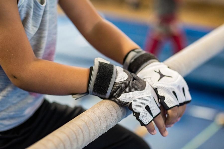 2434-kids-cycling-gloves-essential-sports-accessory