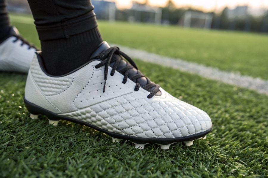 2460-choosing-turf-soccer-cleats