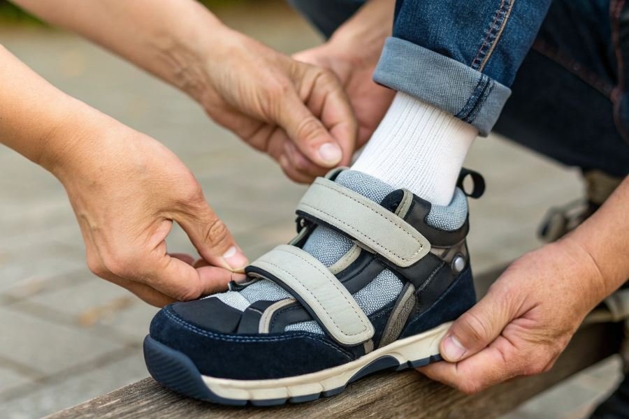 2474-healthy-footwear-kids-special-foot-needs