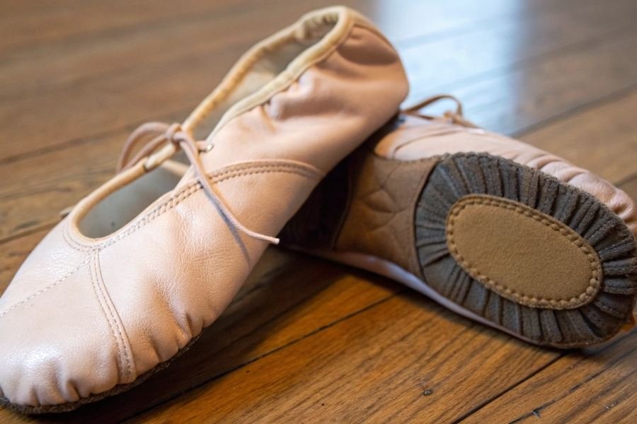 2498-czech-shoes-for-dance-gymnastics