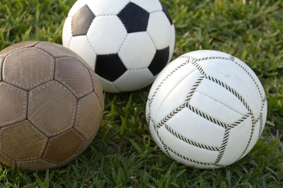 2552-choosing-perfect-football-on-budget