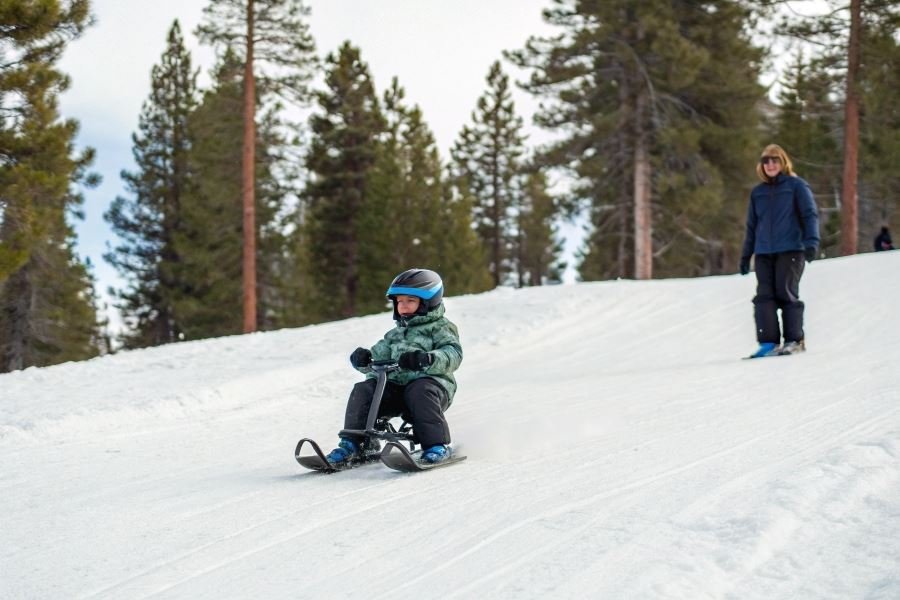 256-electric-snowmobiles-for-kids-winter-adventures