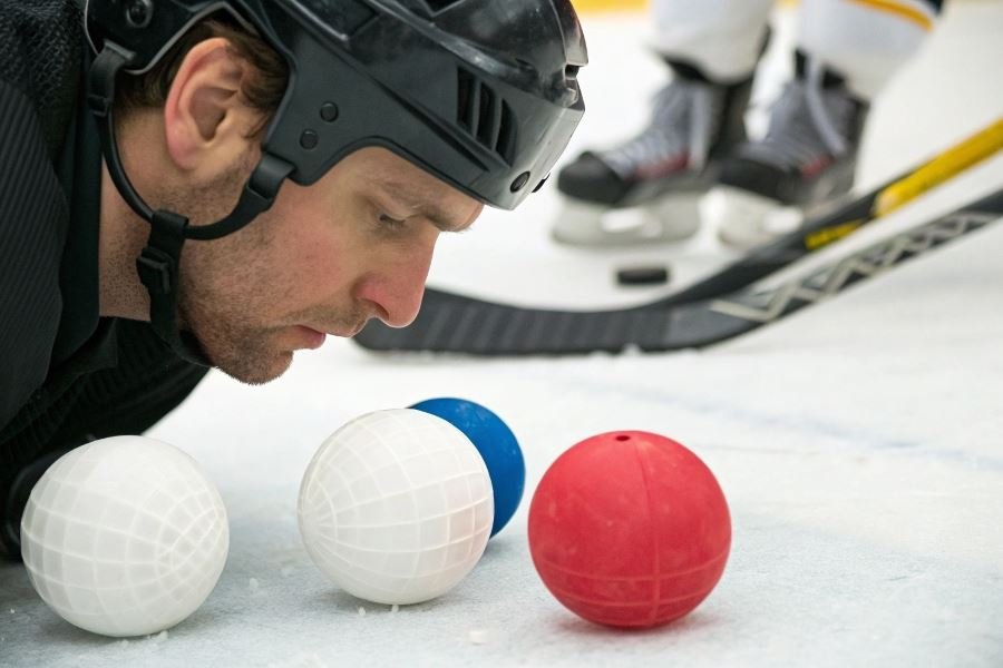 2657-hockey-ball-evolution-wood-to-technology