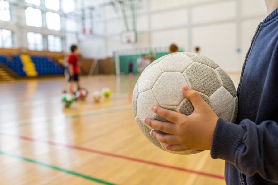 2700-choosing-handball-for-young-champions