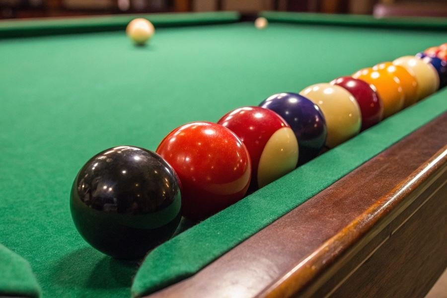 315-choosing-perfect-billiard-balls-set