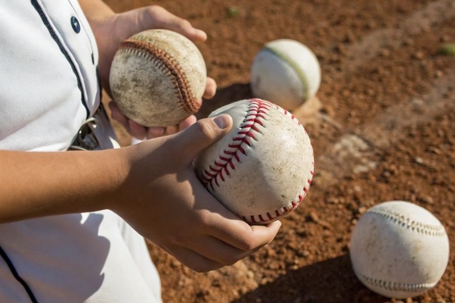 42-choosing-kids-baseball-ball-guide