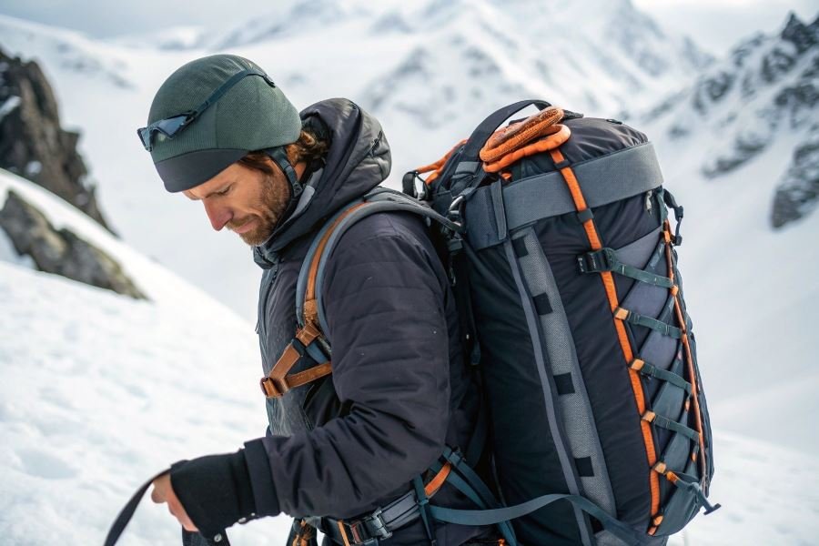 792-winter-climbing-backpack-selection-guide