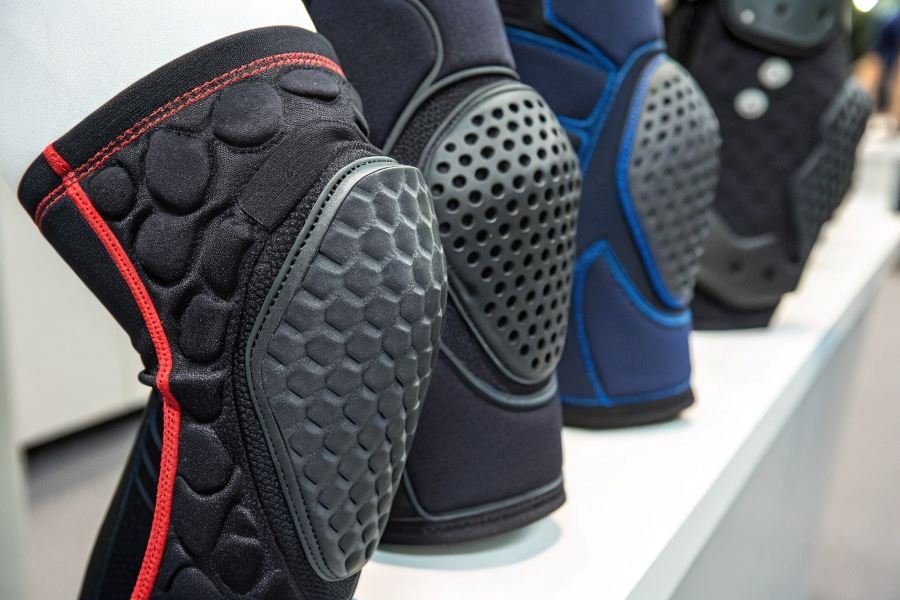 890-knee-protection-materials-in-sports