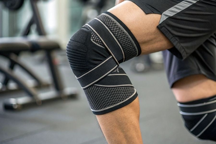 893-knee-protection-modern-fitness-essentials