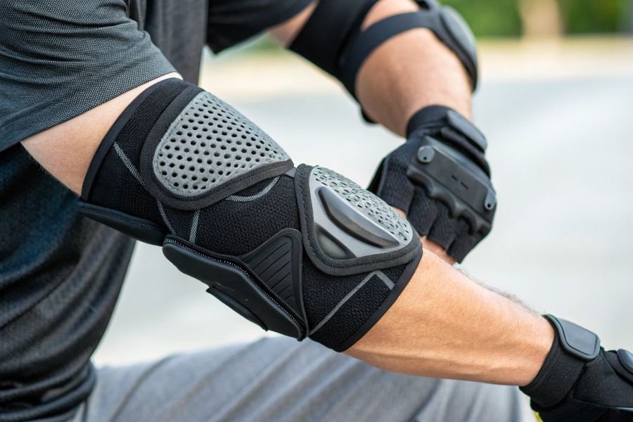 908-elbow-protection-avoiding-injuries