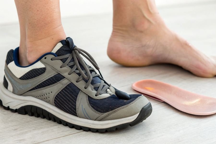 978-flat-feet-running-shoes-comfort-guide