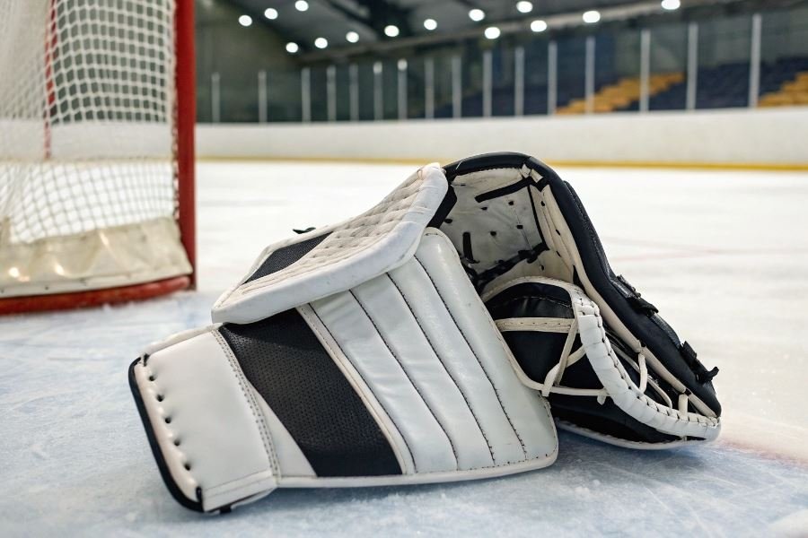 998-ice-hockey-goalie-gloves-evolution